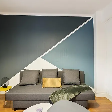 Апартаменты Chic House With Parking Ла Ферте-су-Жуар